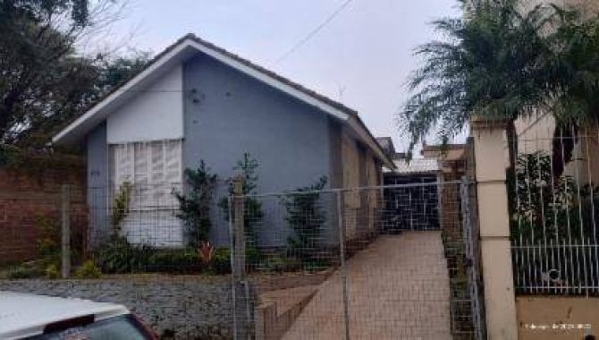 Casa com 75 m² de área construída, ocupada, no Centro de Lajeado - RS