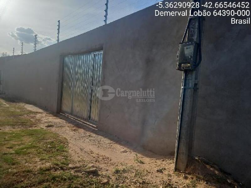 Casa com 2 quartos em Demerval Lobão/PI