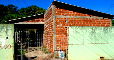 Lote Urbano com Edificação Residencial em Foz do Iguaçu