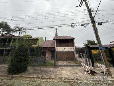 Casa ampla com 3 quartos, 3 banheiros e 251,47 m²
