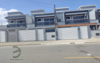 Terreno com 3 sobrados em Araquari/SC