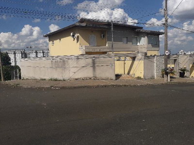 Casa com 344,59 m² de área privativa