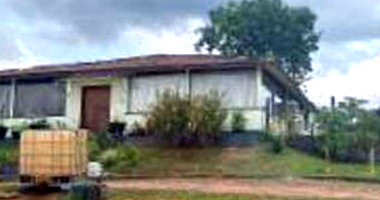 Casa em Condomínio com 4 Quartos e Piscina em Leilão
