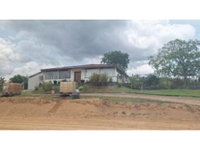 Casa em Condomínio com 4 Quartos e Piscina em Leilão