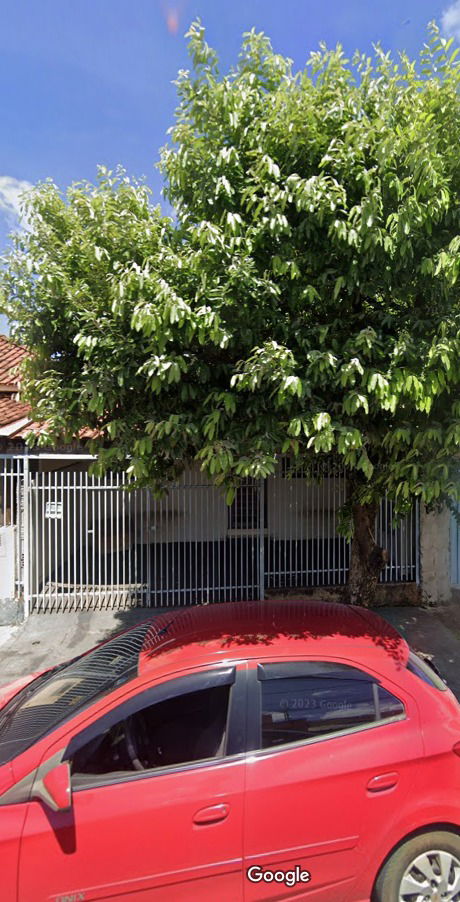 Terreno de 152,63 m² em área residencial, ideal para construção.