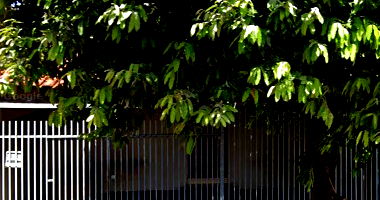 Terreno de 152,63 m² em área residencial, ideal para construção.