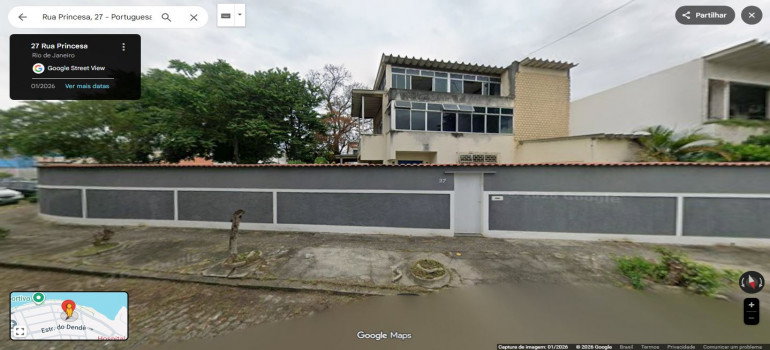 Casa com 24,76m de terreno, desocupada, na Ilha do Governador