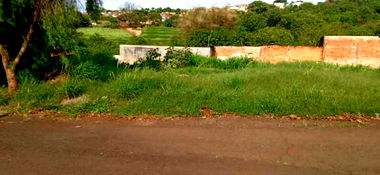 Terreno plano de 200m² no Jardim Planalto, desocupado