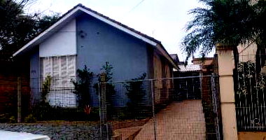 Casa Ocupada com 75m² de Área Construída