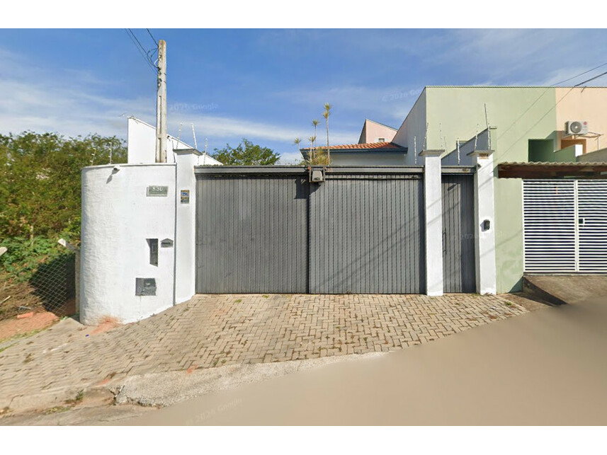 Casa em leilão com 4 quartos e 2 banheiros