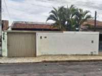 Casa 2 dormitórios em Promissão com 300m² desocupada