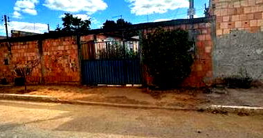 Casa em Luziânia com 3 quartos e 300m² de terreno