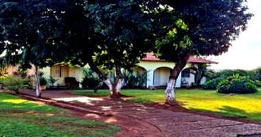 Terreno com Casa de Caseiro e Sede em Maringá