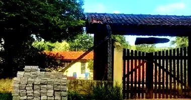 Casa padrão com 1 quarto, 1 banheiro, 1 vaga, 513m² construída, imóvel ocupado