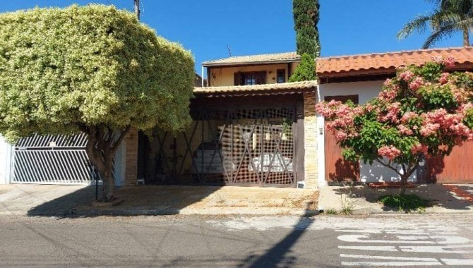 Casa 197 m² com 6 quartos e 2 banheiros no Centro