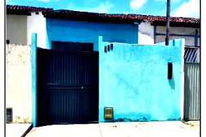 Casa com 2 Quartos e 1 Vaga na Garagem em Esplanada