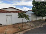 50% de terreno 500m² com 4 casas