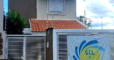 Casa padrão ocupada com 1 vaga e 159m² construída