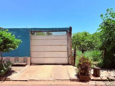Casa com 2 quartos e 2 banheiros, 60m² construídos, ocupada