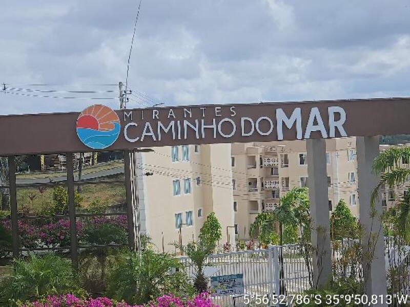 Apartamento com 2 quartos em Parnamirim/RN