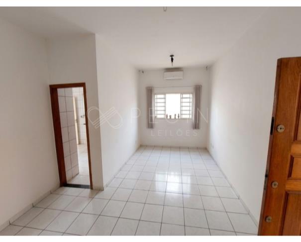 Casa com 245m² em terreno de 450m² no Jardim Nazareth
