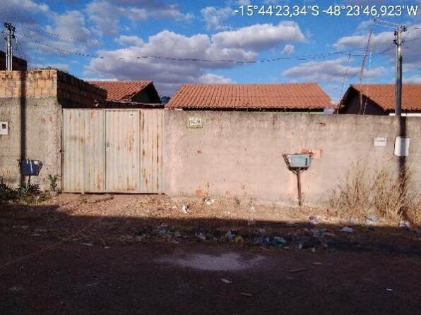 Casa com 2 quartos, 1 banheiro, 51m² área privativa, 1 vaga garagem