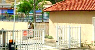 Casa ocupada com 180m² de terreno em São Gonçalo/RJ