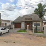 Excelente Imóvel com Piscina e Garagem em Camaquã