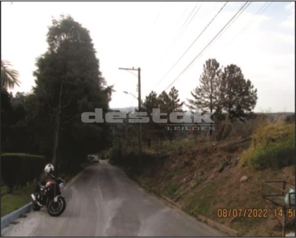 Terreno amplo em Santana de Parnaíba/SP - Oportunidade única!