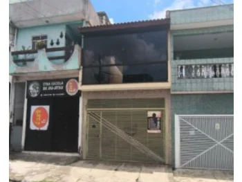 Casa ocupada com 163,70 m² construídos