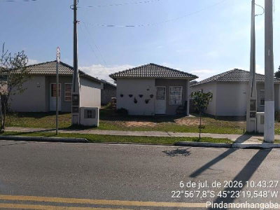 Casa com 2 Quartos e 1 Vaga em Pindamonhangaba