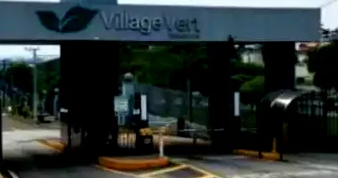 Casa ampla com 450m² de terreno e 393m² construída, imóvel ocupado