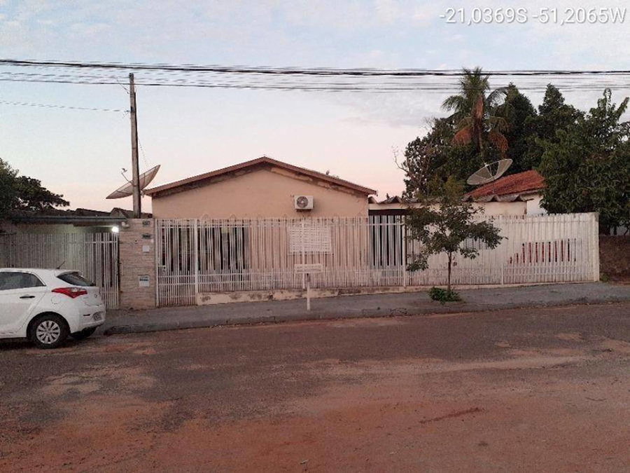 Casa com 3 Quartos e 1 Vaga em Guaraçaí/SP