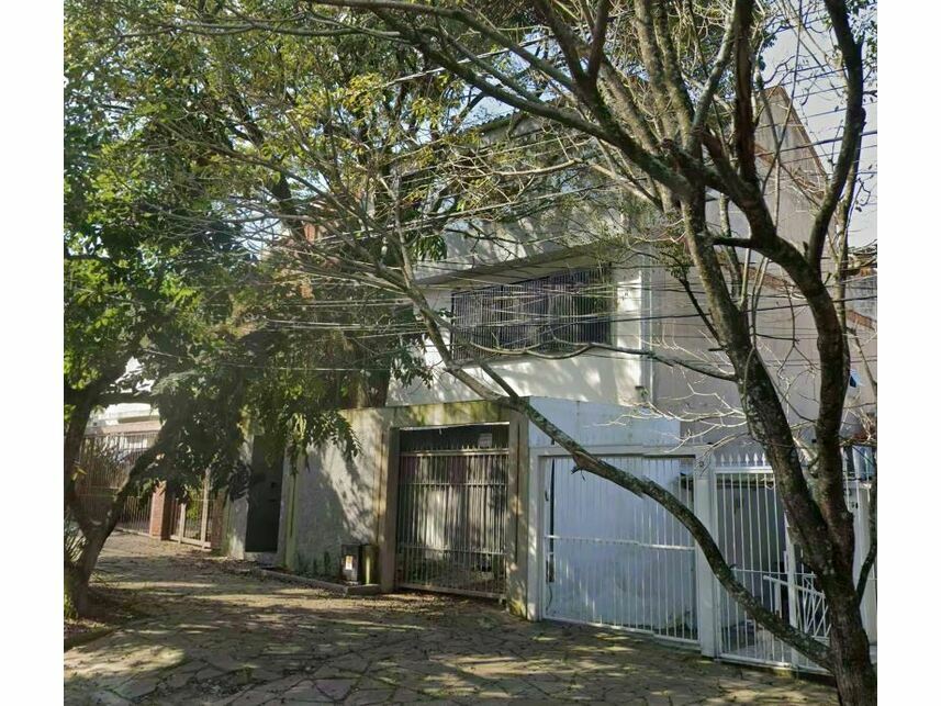 Casa em leilão com 4 quartos e 3 banheiros
