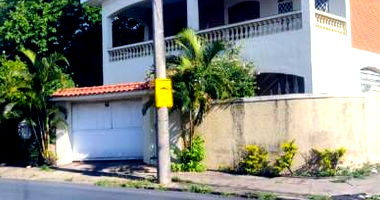 Residencial com 3 dormitórios e edícula em São João da Boa Vista