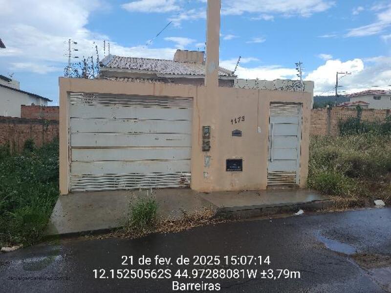 Casa com 88m² construída, 3 quartos, 2 banheiros, vaga não informada