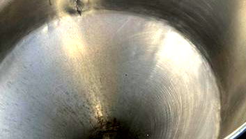 Funil de aço inox com base em aço carbono