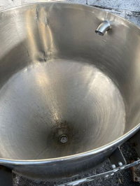 Funil de aço inox com base em aço carbono