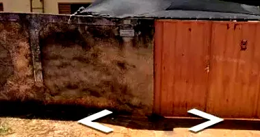 Casa Ocupada com 4 Quartos e 2 Banheiros em Leilão