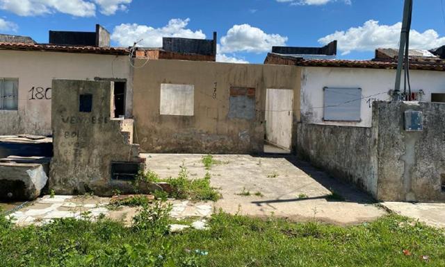 Casa com 3 quartos, 2 banheiros, 1 vaga, 120m², desocupada