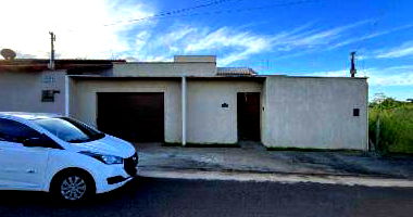 Casa espaçosa com 229m² de área construída em Porangatu/GO