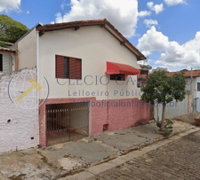 Casa com 82m², 2 quartos, 1 banheiro, desocupada