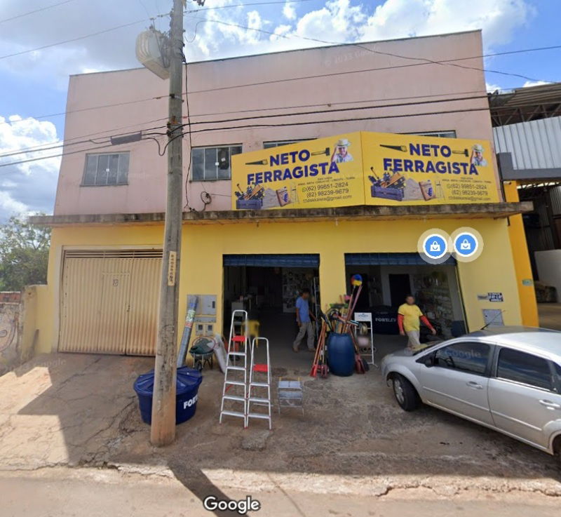 Terreno urbano com construção inacabada em Anápolis
