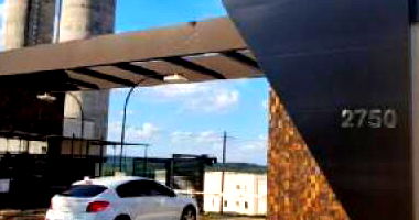 Apartamento 2 quartos, 1 banheiro, 1 vaga, 79m² total, desocupado