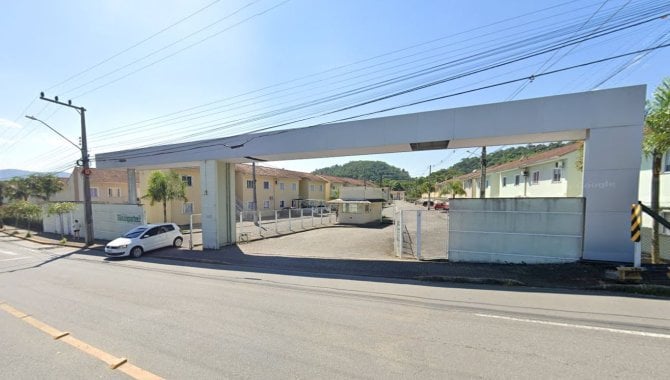 Apartamento com 2 quartos, 1 banheiro e 1 vaga de garagem