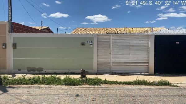 Casa com 2 quartos, varanda, área construída 50,84m², 1 vaga