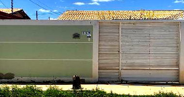 Casa com 2 quartos, varanda, área construída 50,84m², 1 vaga