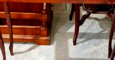 Mesinha e Aparador em Leilão - Oportunidade Única!