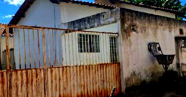 Casa com 2 quartos, 2 banheiros e 1 vaga de garagem