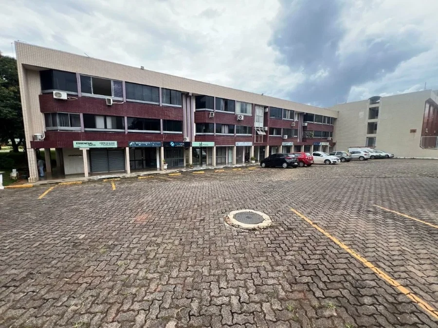Loja comercial com 26,87 m², desocupada, ideal para investimento